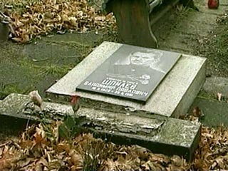 В Таллине неизвестные осквернили могилы советских солдат