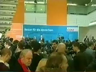 Федеральное собрание ХДС на состоявшемся в понедельник в Берлине заседании утвердило достигнутое между ХДС/ХСС и СДПГ коалиционное соглашение. Таким образом, первая из трех коалиционных партий сказала "да" будущей правительственной коалиции