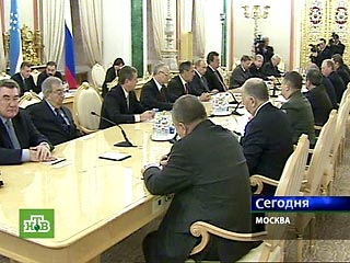 Президенты России и Узбекистана подписали Договор о союзнических отношениях