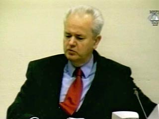 Бывший югославский лидер Слободан Милошевич обратился во вторник к судьям Международного трибунала для бывшей Югославии (МТБЮ) с просьбой прервать на 1,5 месяца судебные заседания по его делу из-за ухудшения состояния здоровья