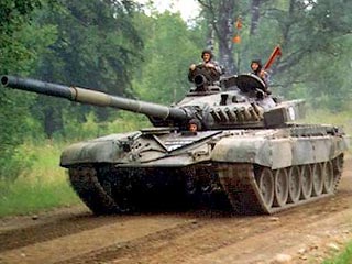 Ранее НАТО и правительство Венгрии объявили о решении безвозмездно передать иракской армии 77 танков Т-72, более тридцати БМП, а также запчасти к ним, сообщает кувейтской агентство Kuna