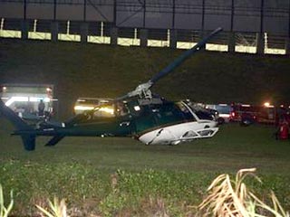 В Майами (США) над стадионом, где проходили гонки NASCAR, столкнулись 2 вертолета. В результате инцидента погиб один из пилотов