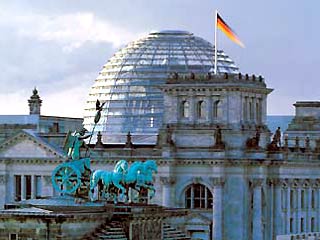 Новое правительство Германии во главе с лидером Христианско-демократического союза Ангелой Меркель во вторник должно получить доверие бундестага