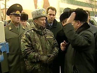 В Свердловской области министра обороны Иванова встретили пикетами