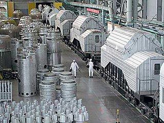Челябинское производственное объединение "Маяк" ежегодно сбрасывает в окружающую среду 10 миллионов кубометров радиоактивных отходов