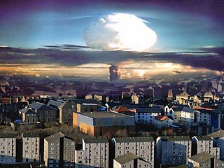 В эпоху холодной войны над Европой тяготела угроза ядерного конфликта между НАТО и государствами Варшавского договора, ведомого Советским Союзом