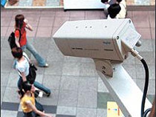 Камеры видеонаблюдения установят также на городских улицах и площадях, вокзалах, магазинах, кинотеатрах