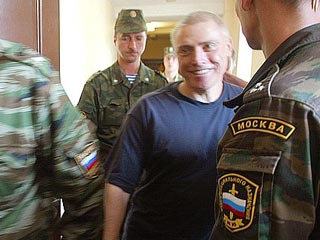 Заместитель управделами "ЮКОС-Москва" Курцин приговорен к 14 годам тюрьмы и штрафу в 1 млн рублей