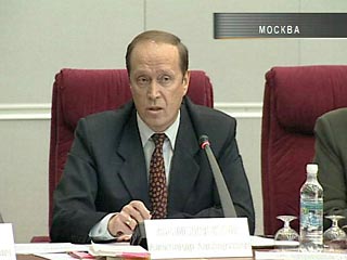 В качестве примера Горбунов привел высказывание председателя ЦИК Александра Вешнякова о том, что якобы у Мосгорсуда не было оснований для отмены регистрации партии "Родина"