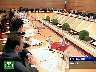 Общественная палата России на заседании в субботу приняла обращение к Государственной думе, в котором потребовала отложить принятие закона о неправительственных организациях