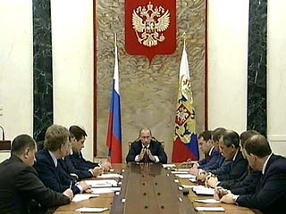 Путин велел за 5 дней обобщить замечания к законопроекту о неправительственных организациях