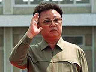 Лидер КНДР Ким Чен Ир, являющийся большим любителем кино, приказал, чтобы крошечная киноиндустрия его страны вступила в конкуренцию с "большим" кинобизнесом