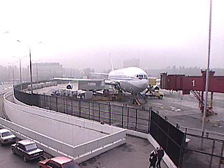 Сильный туман осложнил работу столичных аэропортов