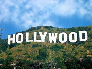 Буквы надписи Hollywood проданы с аукциона за 450400 долларов