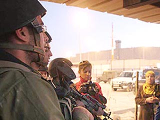 На КПП у Иерусалима палестинец зарезал израильского военнослужащего