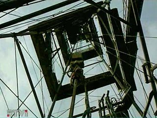 Российская нефтяная компания "Лукойл" в результате бурения на блоке Анаран в Иране обнаружила нефтяное месторождение с запасами до 1 млрд баррелей, сообщает "Интерфакс" со ссылкой на пресс-релиз компании