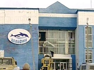 Суд арестовал двух экспертов, разрешивших эксплуатацию обрушившегося бассейна "Дельфин"