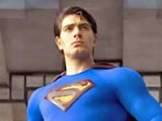 Новый Супермен стал настоящей головной болью для боссов киноиндустрии - им не понравились выдающиеся размеры его половых органов