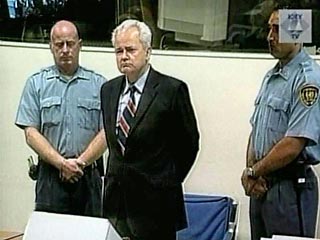 Милошевичу отказано в дополнительном времени для защиты