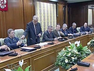 На очередном заседании комиссии по Беслану, которое состоится в четверг, ее председатель Александр Торшин намерен поставить вопрос о проведении парламентских слушаний