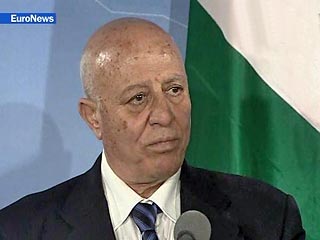 Премьер-министр Палестинской автономии Ахмед Куреи (Абу Ала) подал в четверг в отставку, чтобы принять участие в выборах в Палестинский законодательный совет (парламент)