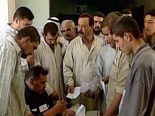 По предварительным данным, в парламентских выборах в Ираке приняли участие свыше 70% из более, чем 15 миллионов зарегистрированных избирателей, сообщает иракский телеканал "Аш-Шаркийя"