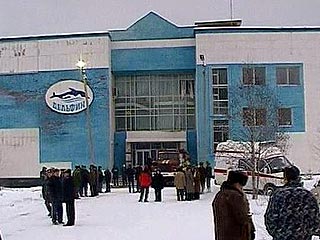Компенсации семьям погибших при обрушении кровли бассейна "Дельфин" составят 1 млн рублей