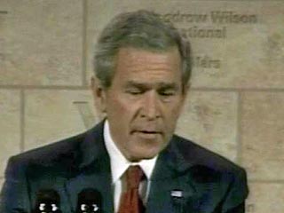 После многомесячных споров с Конгрессом президент США Джордж Буш согласился с принятием закона, который запрещает американским военным и разведчикам применение всех форм пыток и издевательств над пленными