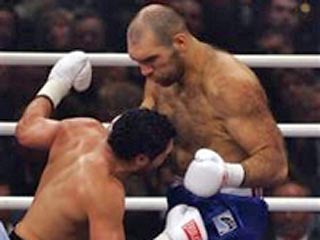 Российский боксер-тяжеловес Николай Валуев стал чемпионом мира в супертяжелом весе по версии WBA