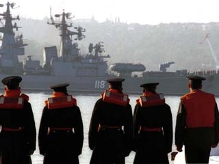 Главком ВМФ РФ проверяет Черноморский флот, за "паркову" которого Украина может повысить плату
