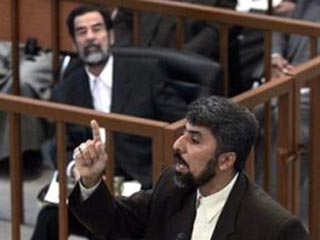 Суд над Саддамом прервали на три часа. Обвиняемые нецензурно выражались