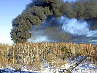 В Новосибирске в четверг произошел пожар на лакокрасочном заводе, сообщили в ГУ МЧС по Новосибирской области