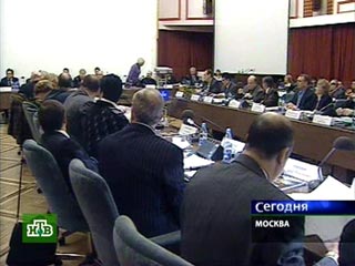 В пятницу в Москве в Президентском зале РАН состоялись заключительные выборы в Общественную палату, в ходе которых 84 действующих члена палаты избрали еще 42 заседателей от региональных и межрегиональных общественных объединений