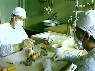 Первые испытания вакцины против "птичьего гриппа", созданной российским НИИ, прошли успешно