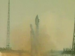 С космодрома Байконур (Казахстан) в 08:19 по московскому времени в среду стартовала ракета-носитель "Союз-ФГ", которая должна вывести на орбиту первый европейский навигационный аппарат Galileo