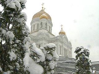 По установившейся традиции около храма Христа Спасителя пройдет праздничная программа "Христос на Руси"