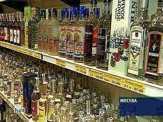 С начала нынешнего года розничная продажа в столице алкогольной продукции с содержанием этилового спирта более 15% объема ограничена с 23 вечера до 8 утра