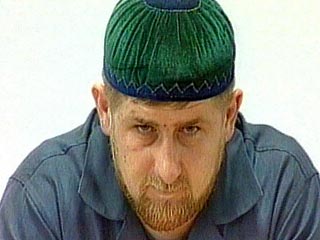 Исполняющий обязанности премьер-министра правительства Чеченской Республики Рамзан Кадаров потребовал от силовиков "выявлять распространителей наркотиков и отдавать их под суд"