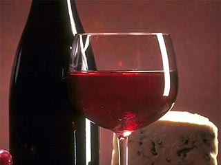 Ученые не советуют ценителям вина участвовать в сырных вечеринках