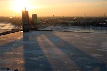 В Риге температура воздуха в 8 утра в пятницу упала до 28 градусов мороза, а самая низкая температура в Латвии зарегистрирована в Алуксне, где было -32 градуса