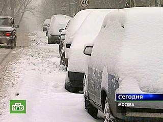 Московский регион ожидает шквалистый ветер, метель и пониженное давление. Как сообщили ИТАР-ТАСС в Росгидромете, в пятницу днем столбик термометра удержится в столице на отметках минус 5-7 градусов, по области 4-9 ниже нуля
