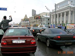 В Москве несколько десятков автомобилистов провели акцию протеста против новых ПДД