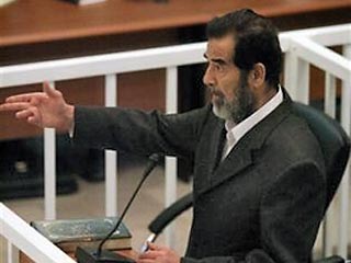 Судебный процесс над бывшим президентом Ирака Саддамом Хусейном и семерыми его сподвижниками возобновляется в воскресенье в Багдаде