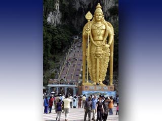 В Малайзии открыта крупнейшая в мире статуя божества