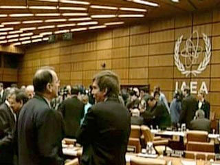 Совет управляющих МАГАТЭ на экстренной сессии в Вене принял сегодня резолюцию по иранской ядерной проблеме. Россия в числе 27 государств поддержала этот документ