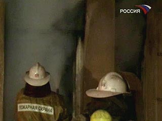 В центре Москвы горит четырехэтажный жилой дом
