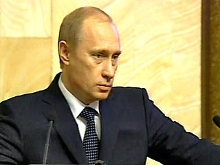 Президент России Владимир Путин поблагодарил Федеральную службу безопасности "за результаты работы в 2005 году". "В целом поставленные год назад задачи решены, подразделения ФСБ действовали оперативно, грамотно", - сказал глава государства
