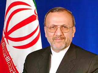 Иранский министр отметил необходимость "как можно скорее исправить ошибки, которые сделала Европа, оскорбив всех мусульман". Он также подчеркнул, что Иран "помнит о своих обязанностях охранять иностранные дипломатические представительства"