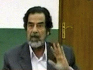 Саддам Хусейн и остальные семь обвиняемых, проходящих по его делу, объявили о намерении начать голодовку, сообщает в воскресенье агентство Рейтер со ссылкой на адвокатов бывшего иракского лидера