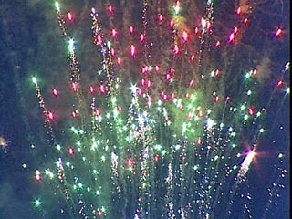 В Китае канонадой фейерверков завершилось празднование Нового года